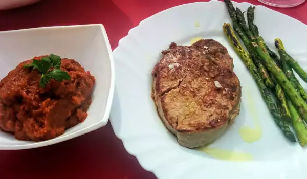 Beef Steak with Barbecue Sauce and Asparagus