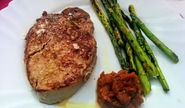 Beef Steak with Barbecue Sauce and Asparagus