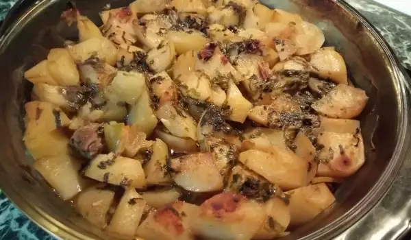 Vegan Guvec with Potatoes, Peppers and Eggplants