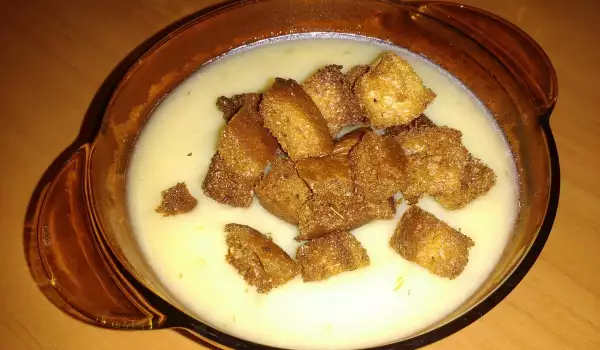 Vegan Cream Soup with Potatoes and Cauliflower