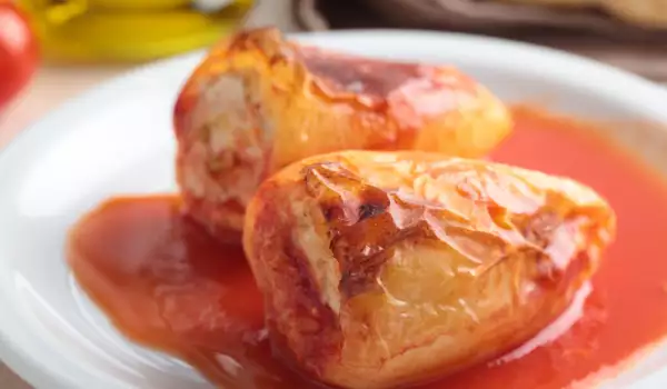 Peppers stuffed with eggs