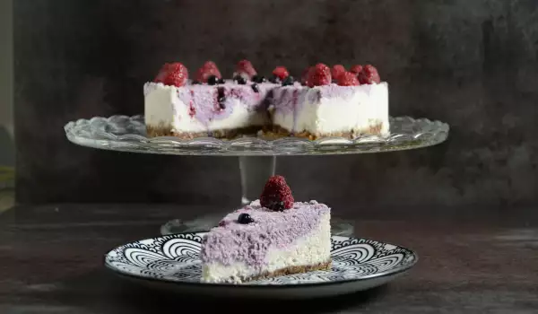 Light Vegan Raspberry Cake