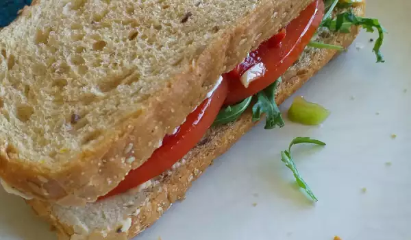 Vegetarian Arugula Sandwich