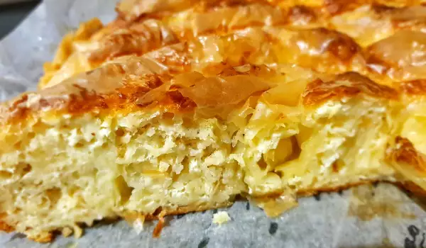 Twisted Filo Pastry Pie with Bulgur and White Cheese