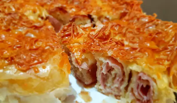 Twisted Filo Pastry Pie with Ham and Cheese