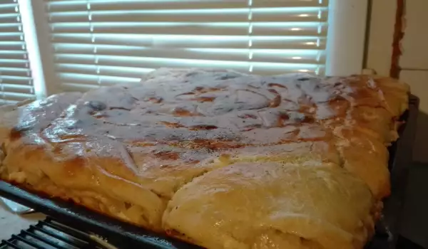 Homemade Pastry with Cheese and Yeast