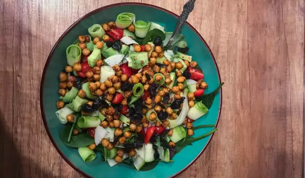 Vitamin Salad with Chickpeas and Avocado