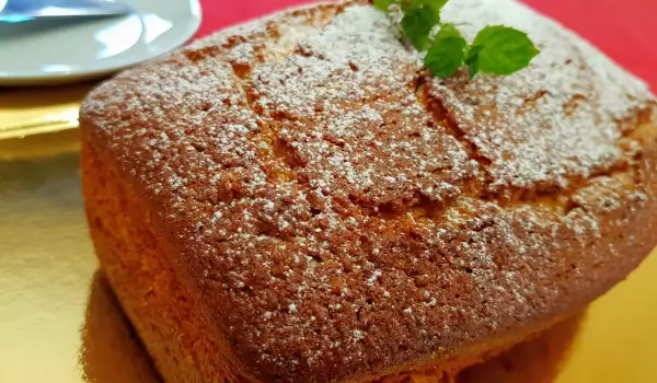 Ordinary Sponge Cake with Carrots and Eggs