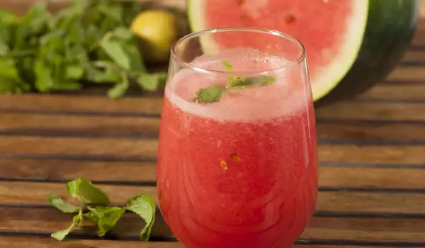 Non-Alcoholic Watermelon and Lemon Cocktail