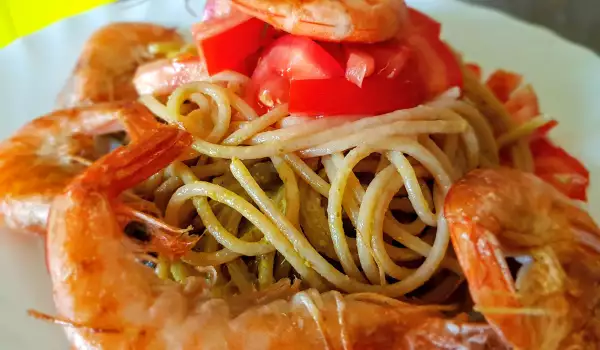 Whole Wheat Pasta with Tomatoes and Shrimp