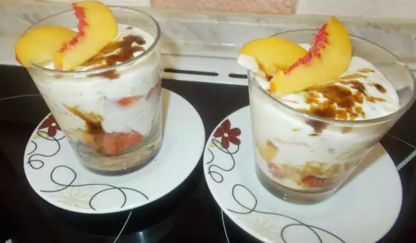 Yogurt with Peaches, Oats and Chia