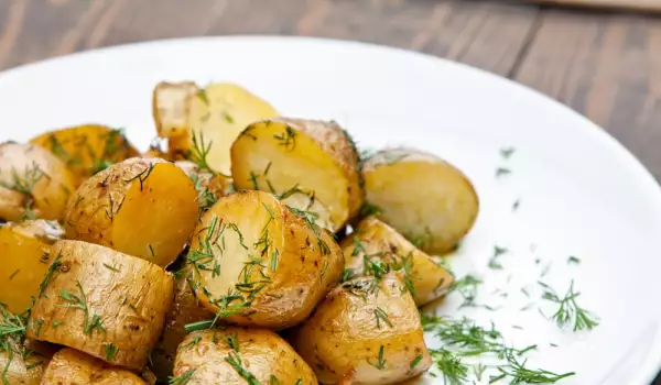 Sauteed Potatoes in a Glass Cook Pot
