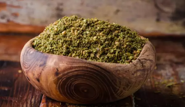 How to Prepare the Arabic Spice Zaatar?