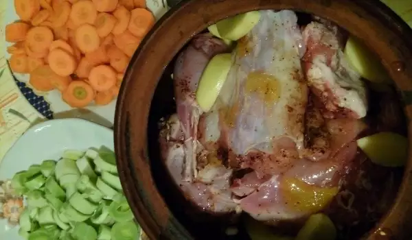 Rabbit with Leeks and Carrots in a Clay Pot