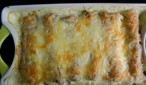 Oven-Baked Tortillas in Béchamel Sauce