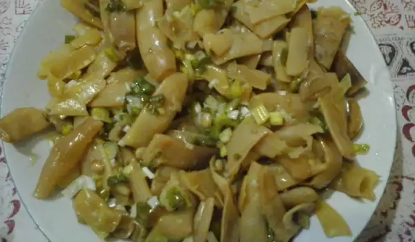 Green Bean and Garlic Salad