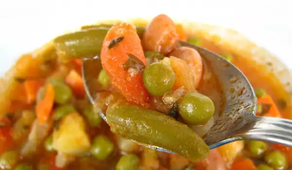 Green Beans with Peas and Tomatoes
