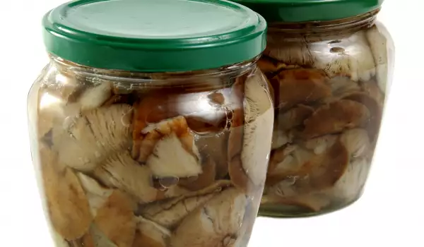 Pickled Mushrooms with Allspice