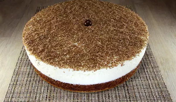 Unique Cake with Sour Cream and Egg Whites