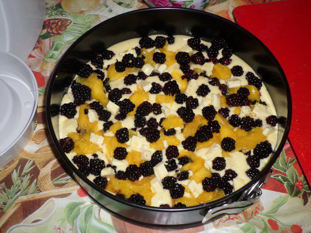Blackberry Cake with Mango and White Chocolate