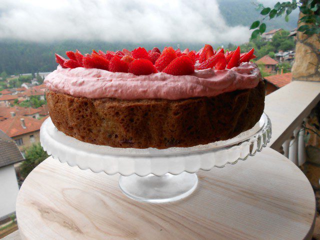 Cherry Cake with Strawberry Cream