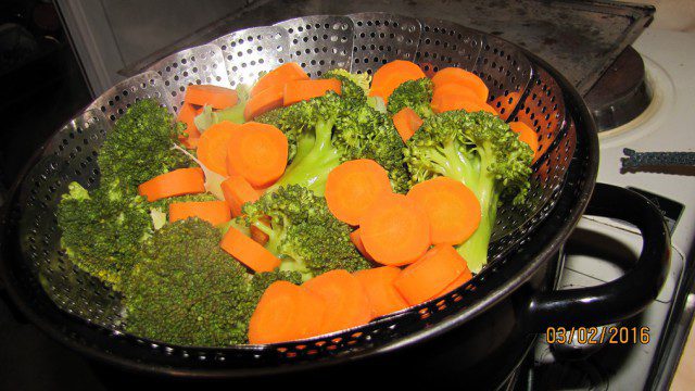 Steamed Vegetables with Vegan Cream