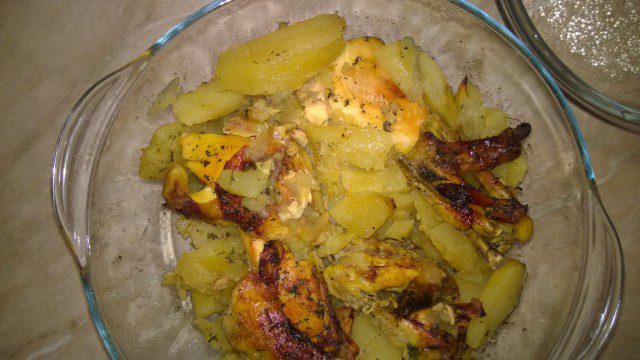 Chicken with Potatoes and Spices