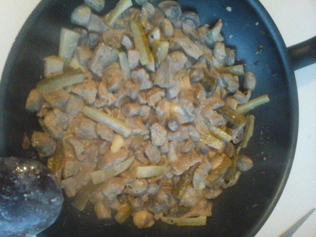Chicken Bits with Mushrooms and Processed Cheese