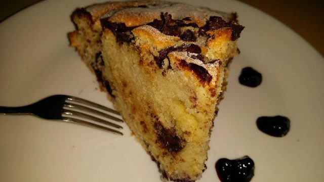 Unbelievable Cake with Chocolate and Jam