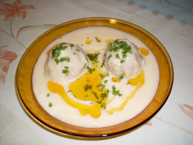 Meatballs with Fricassee Sauce