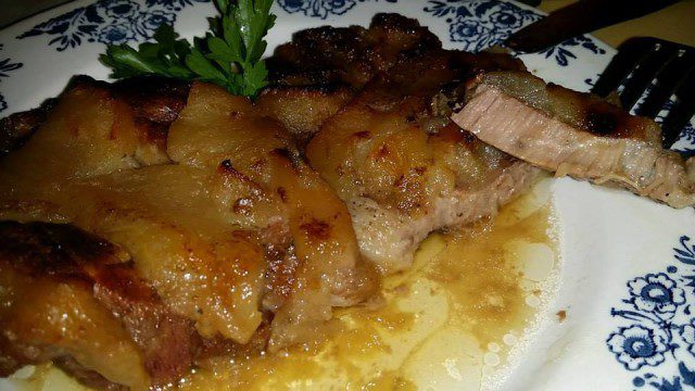 Neck Steaks with Apples