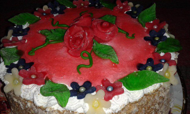 Cream Cake with Red Roses