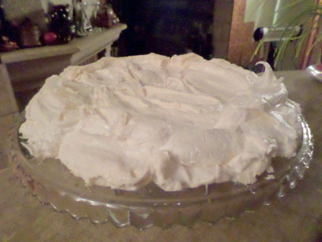 Tropical Pavlova Cake