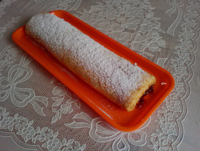 Sponge Cake Roll with Jam
