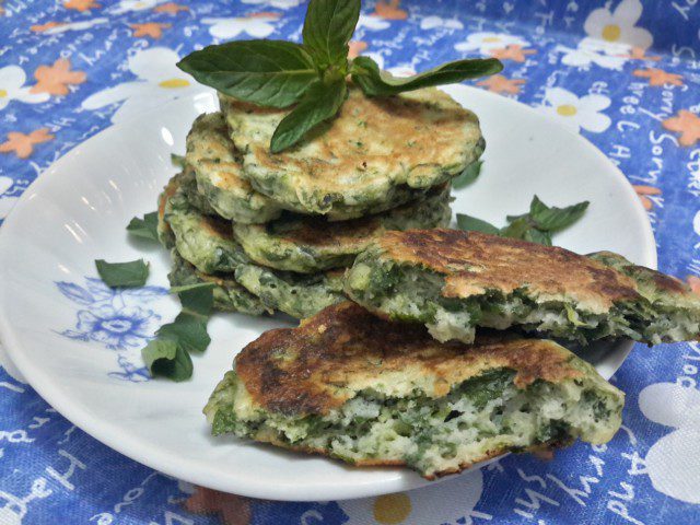 Aromatic Fritters with Spinach and Spearmint