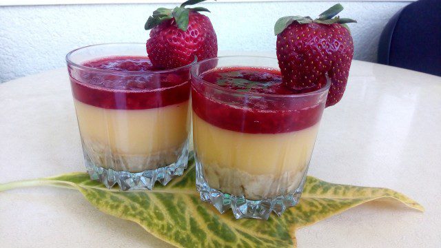 Vanilla Creams with Biscuits and Strawberries