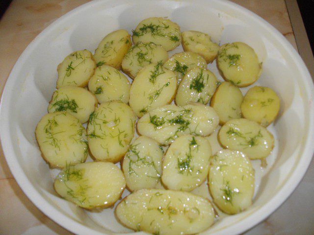 New Potatoes with Cheese, Dill and Garlic