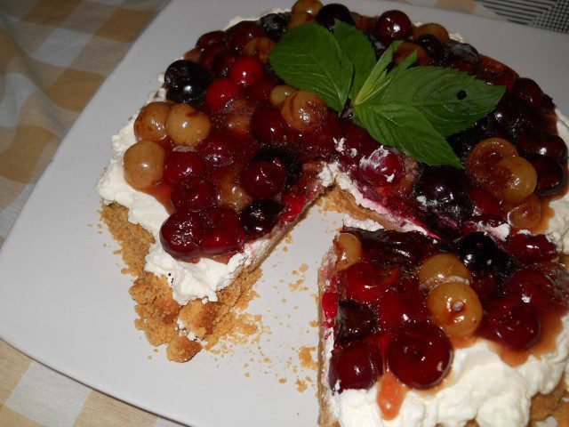 Biscuit Tart with Mascarpone, Cherries and Sour Cherries