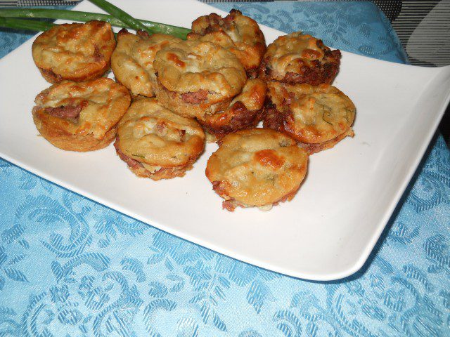 Muffins with Potatoes and Minced Meat