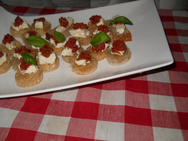 Garlic Bruschettas with Fresh Cheese and Tomato Paste