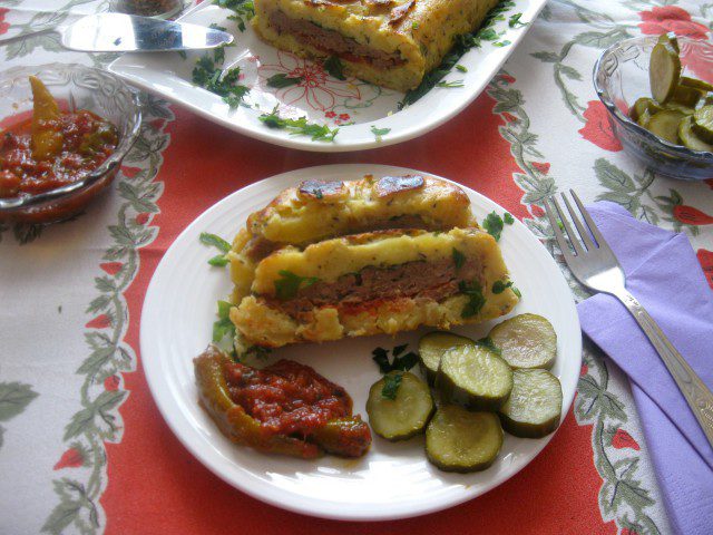 Potato Cake with Minced Meat and Red Peppers