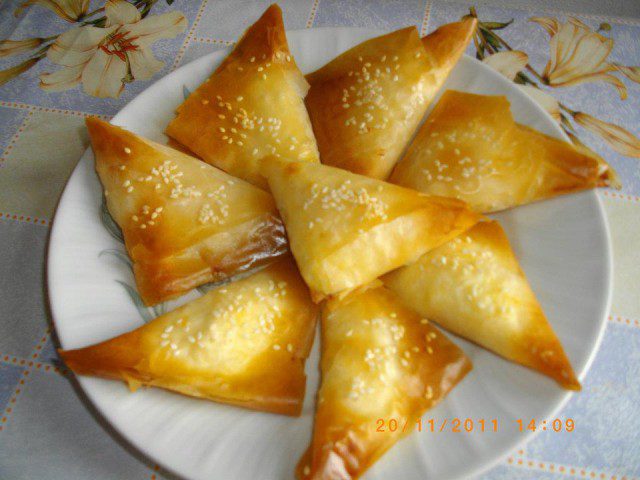 Small Triangular Phyllo Pastries