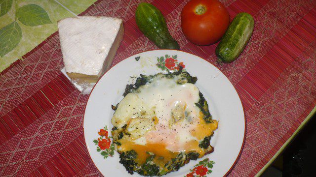 Fried Eggs over Spinach