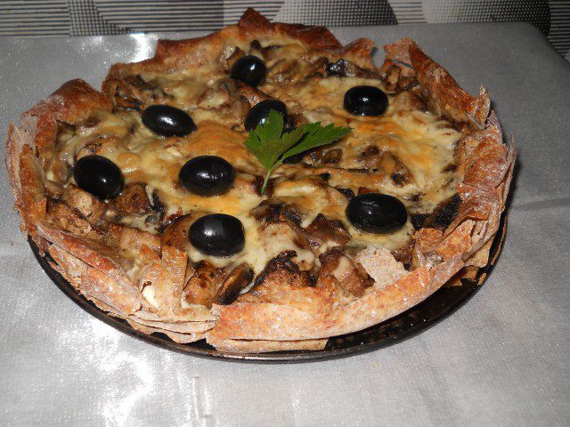 Crunchy Mushroom Pie with Olives in 15 Minutes