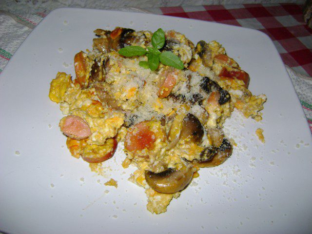 Scrambled Eggs with Sausage, Mushrooms and Parmesan