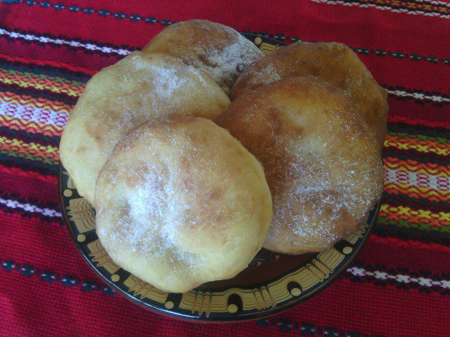 Fried Bread Buns with Powdered Sugar