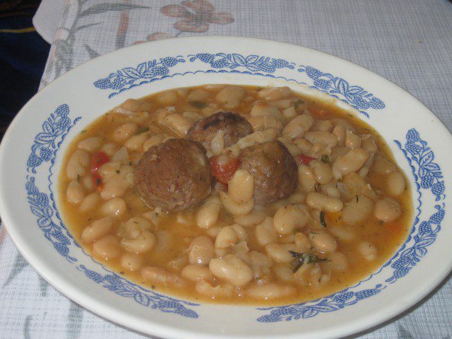 Beans with Meatballs in a Guvec