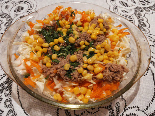 Cabbage Salad with Carrots, Corn and Tuna