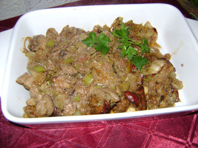 Tasty Chicken Livers with Leeks and Onions