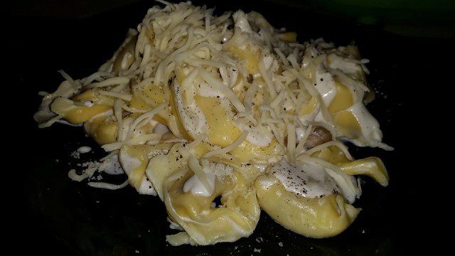 Tortellini With Cream Sauce and Cheese
